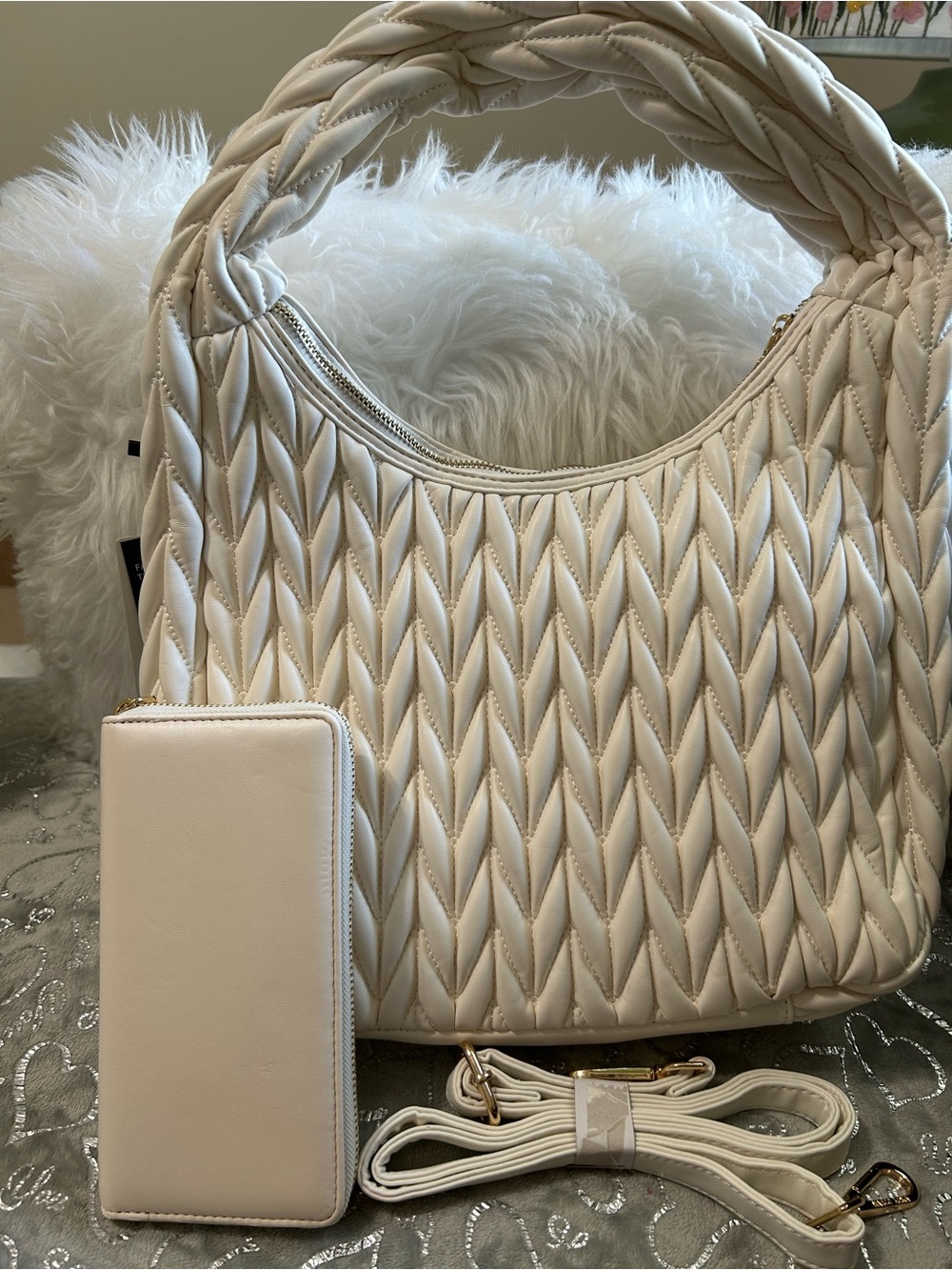 NWT Classic Fashion Faux Leather Puff Quilted HoboBag w/ Wallet & Strap- Cream
